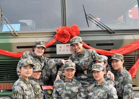 执掌祖国利剑的美丽女导弹兵(1)